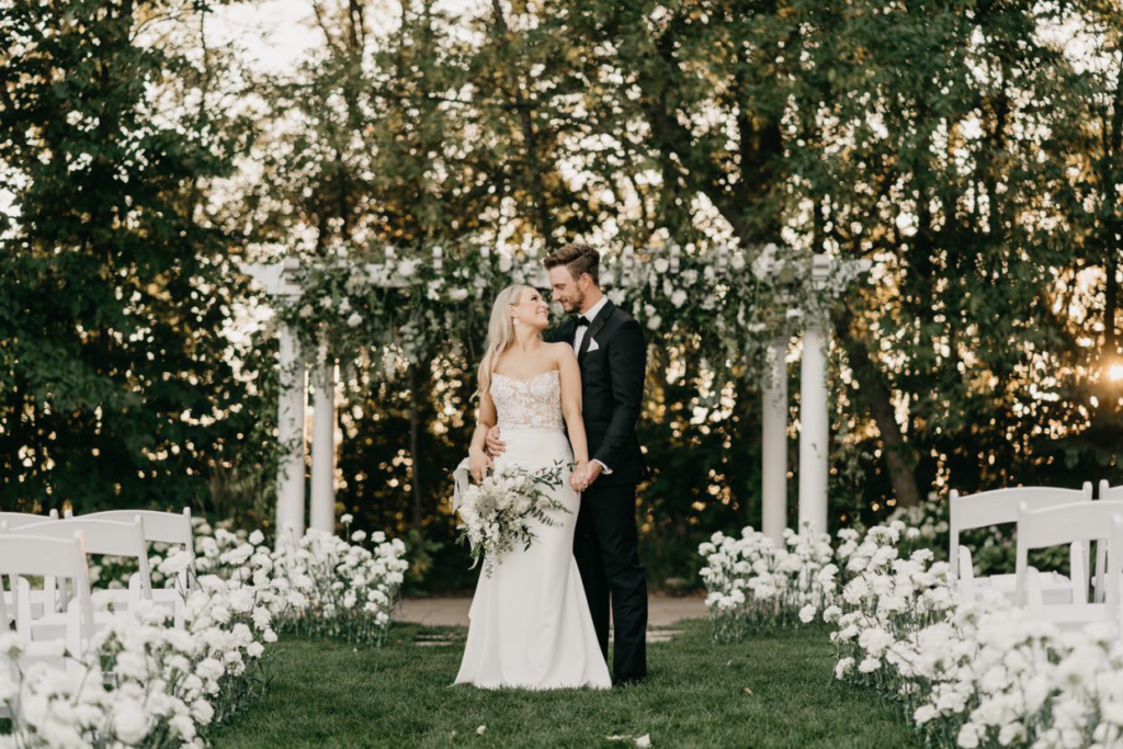 Stone Hill Farm – Minnesota Barn Wedding Venue